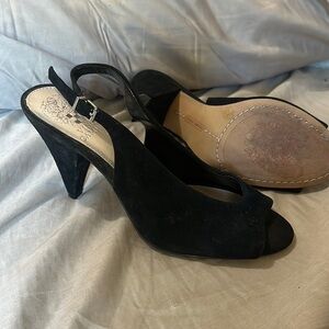 Vince Camuto peep toe pumps. Black 7.5